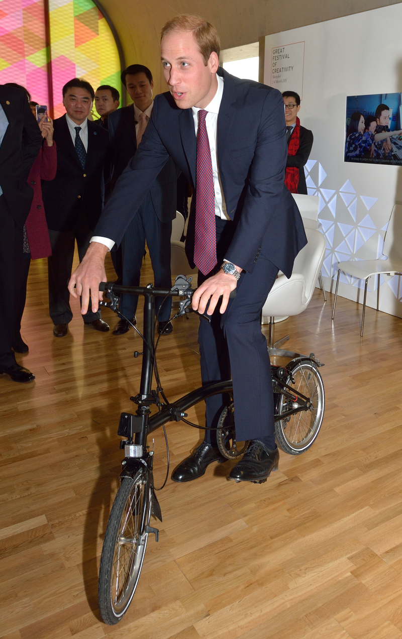 Illustration for article titled Here Are Some Photos of Prince William Doofusing All Over China